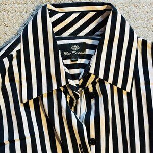 Ben Sherman Bold Black & White Vertical Striped Button-up, Size Med- Like New!